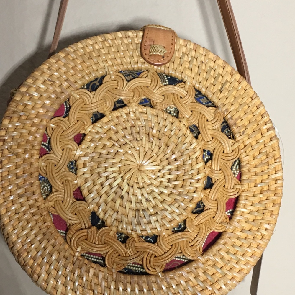 Handmade Ata Reed Round Crossbody - Picture 3 of 7